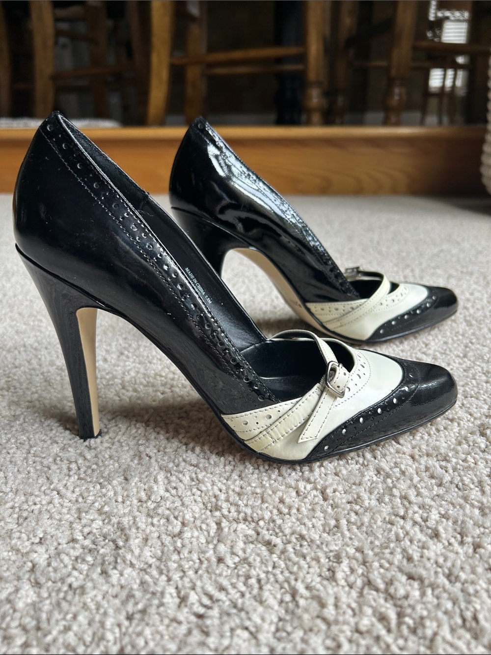 WHITE HOUSE, BLACK MARKET, BLACK, AND IVORY PATENT HEELS - Picture 3 of 5